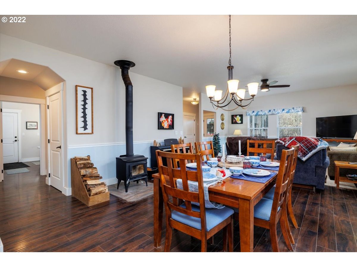 69030 Wasser Road Rainier, OR 97048 - Photo 6 of 31 Dining Room