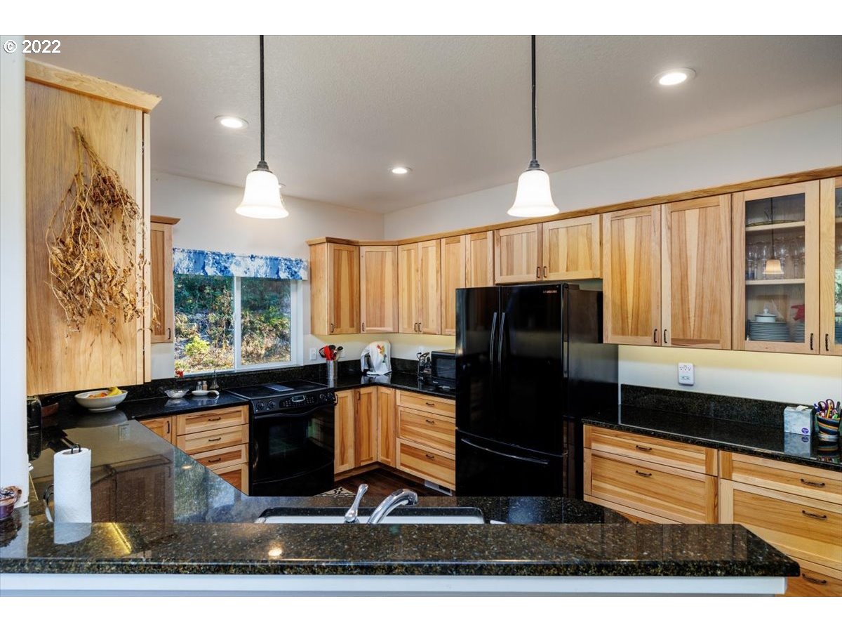 69030 Wasser Road Rainier, OR 97048 - Photo 7 of 31 Kitchen