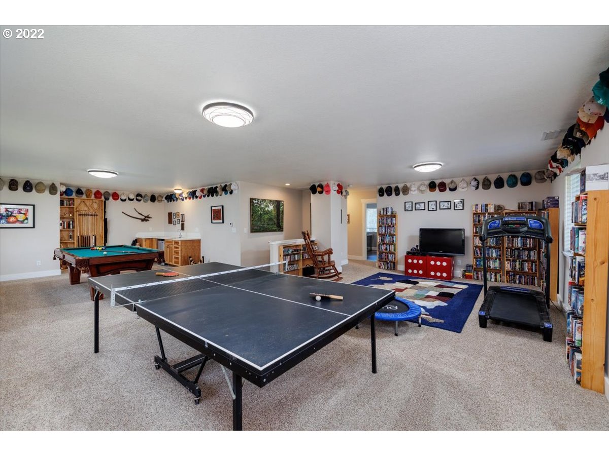 69030 Wasser Road Rainier, OR 97048 - Photo 10 of 31 Family Room