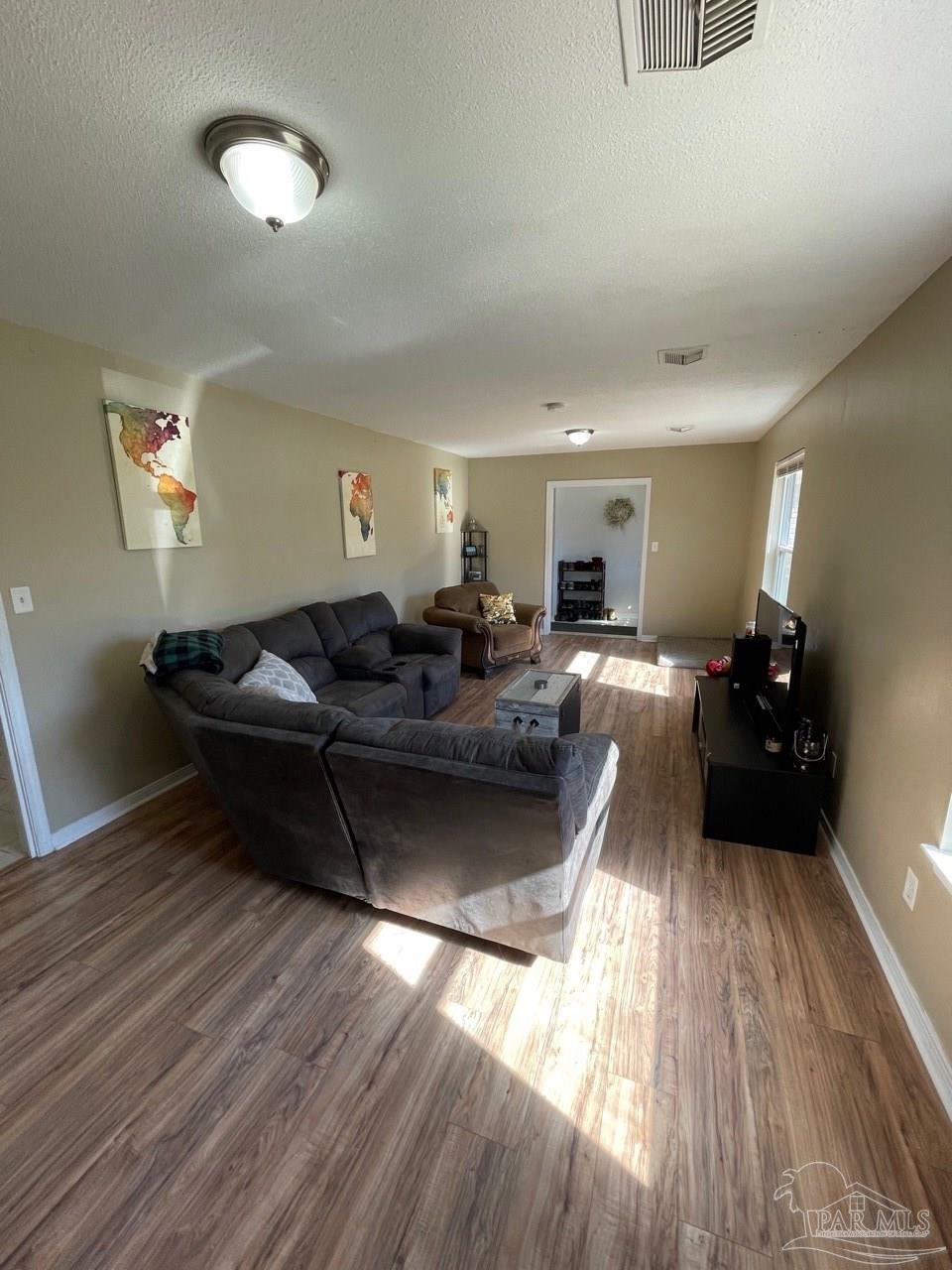 7640 Chesterfield Road Pensacola, FL 32506 - Photo 3 of 13