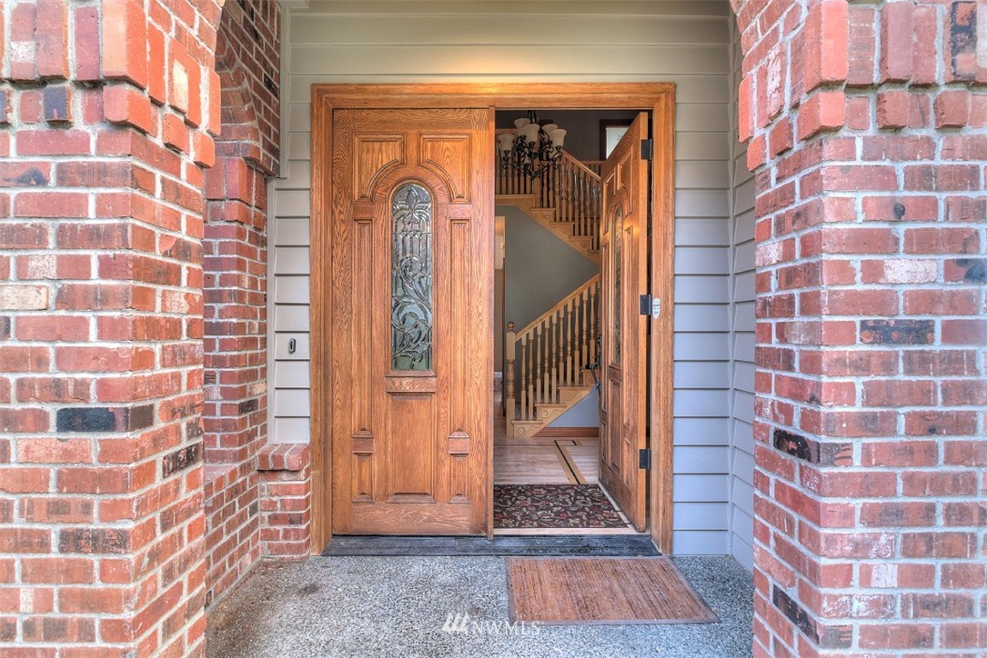 5911 Larimer Road Everett, WA 98208 - Photo 4 of 25