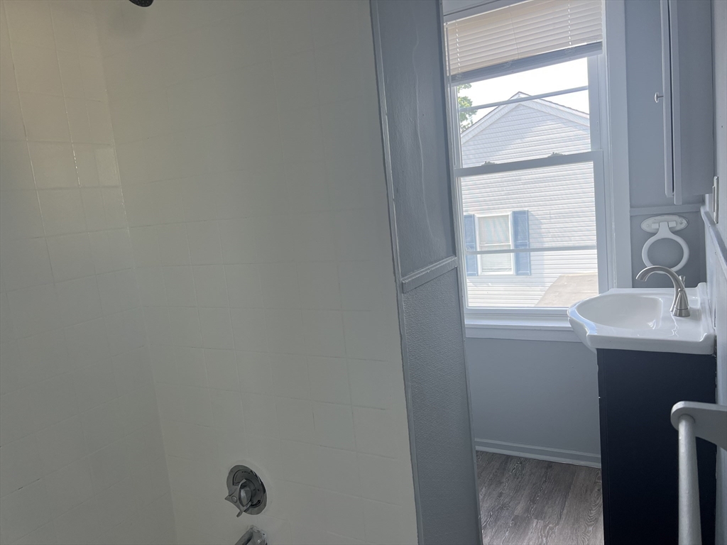 1017 Pine Street Fall River, MA 02723 - Photo 16 of 34