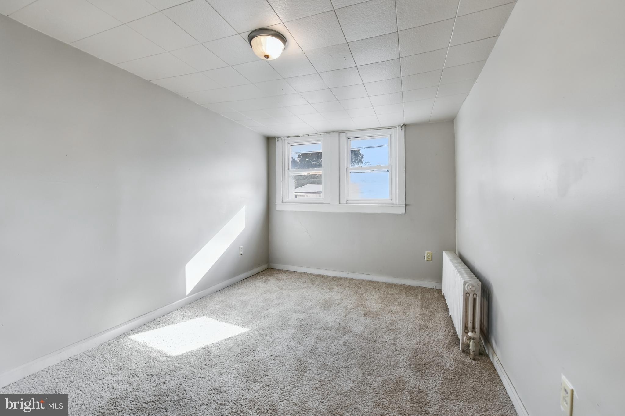 20 Pennwyn Terrace Reading, PA 19606 - Photo 10 of 16 an empty room with windows