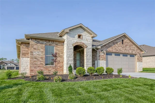 $547,450 | 25371 West 84th Street, Lenexa, KS 66227