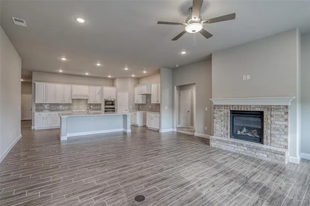 $547,450 | 25371 West 84th Street, Lenexa, KS 66227