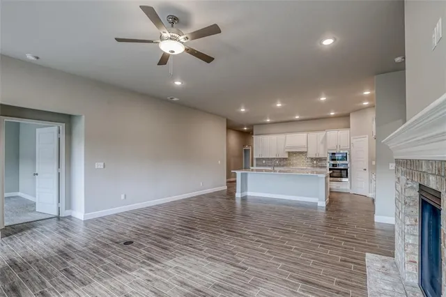 $547,450 | 25371 West 84th Street, Lenexa, KS 66227