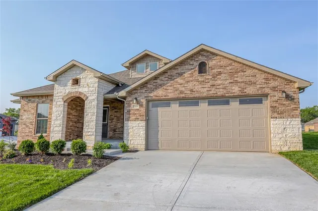 $547,450 | 25371 West 84th Street, Lenexa, KS 66227