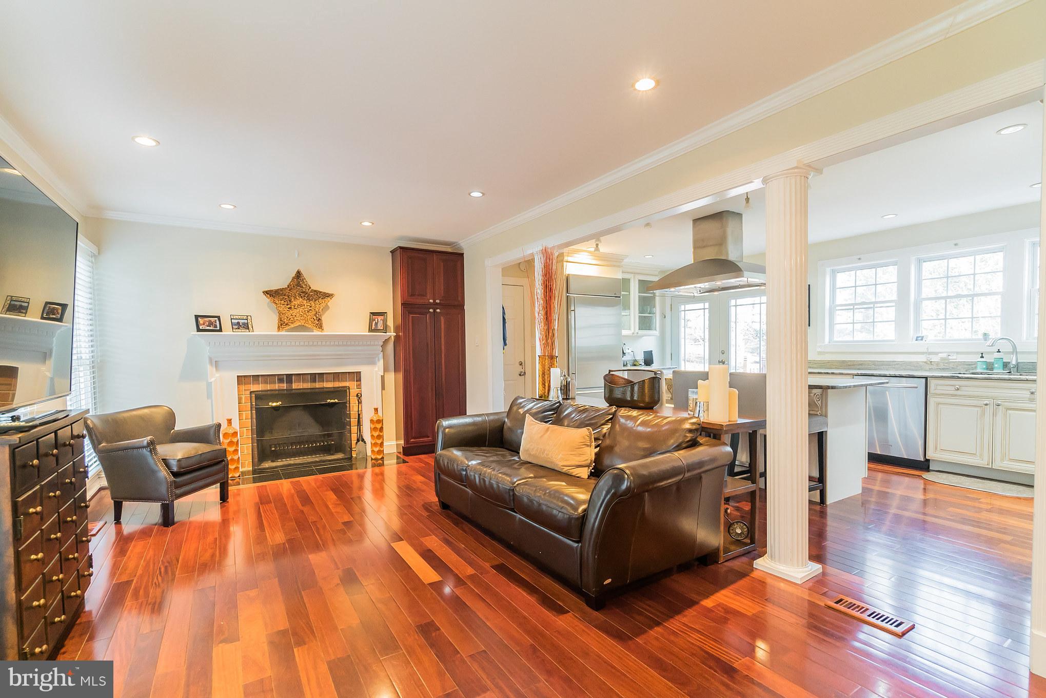 11710 Ayreshire Road Oakton, VA 22124 - Photo 11 of 30 Family Room