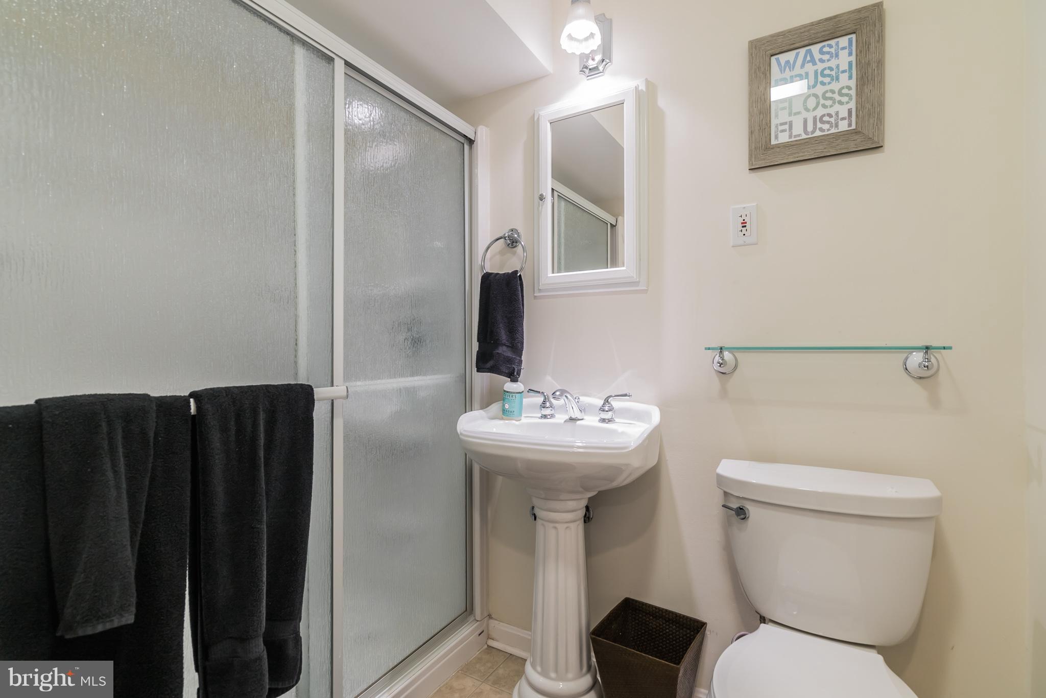 11710 Ayreshire Road Oakton, VA 22124 - Photo 23 of 30 Lower level Full Bath