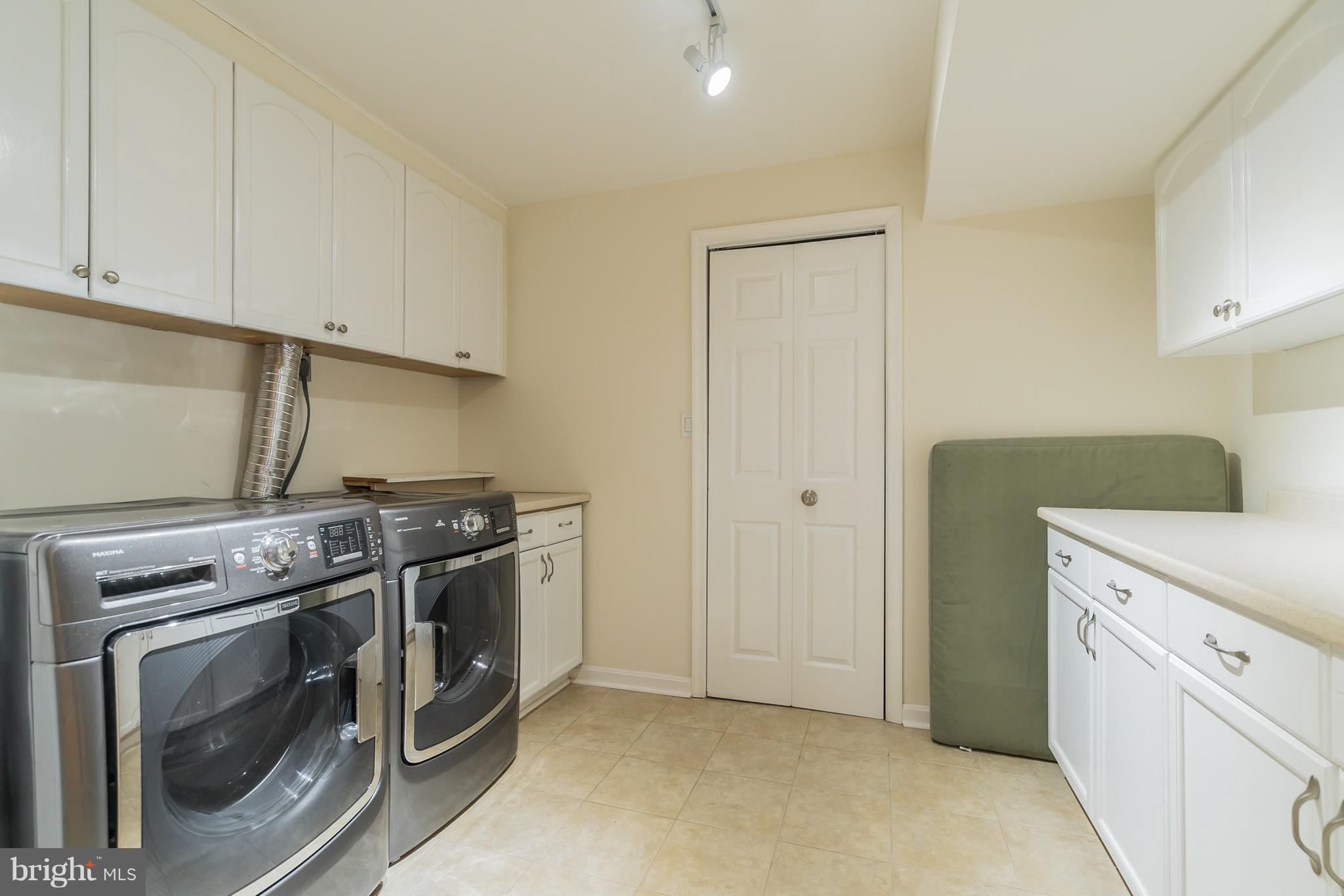 11710 Ayreshire Road Oakton, VA 22124 - Photo 24 of 30 Separate laundry area
