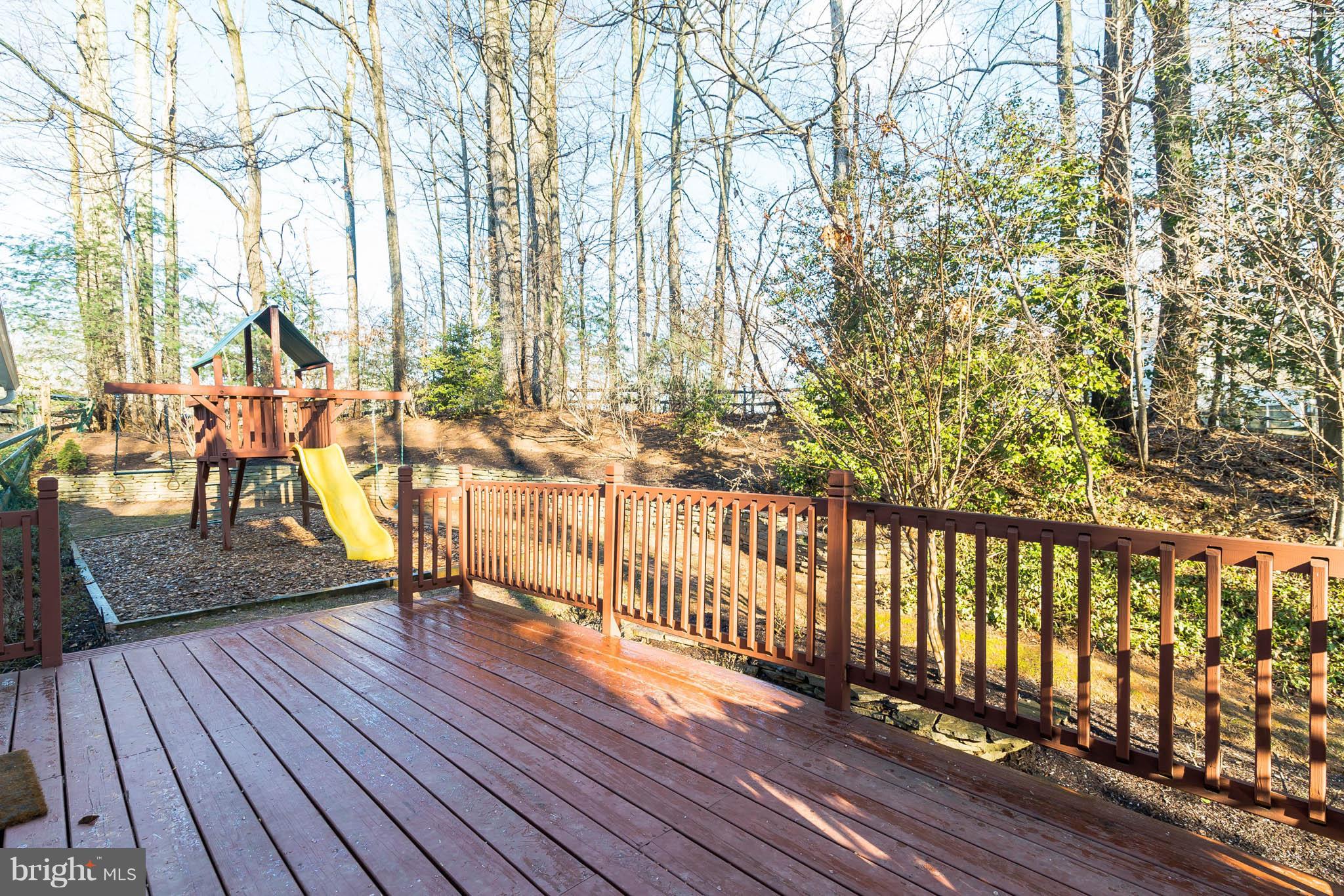 11710 Ayreshire Road Oakton, VA 22124 - Photo 25 of 30 Large deck off kitchen