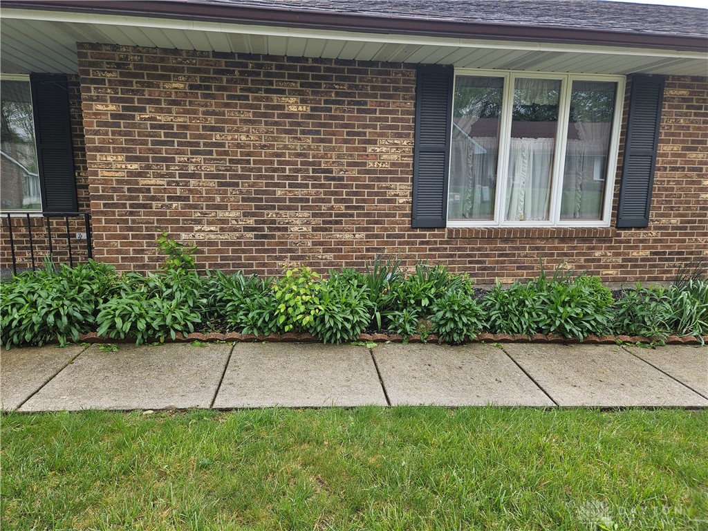 1141 Brixton Drive West Springfield, OH 45503 - Photo 2 of 17