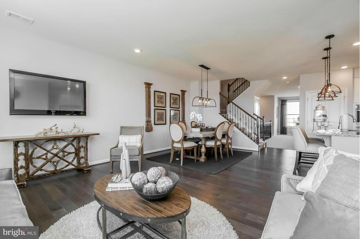 8030 Orchard Grove Road, Unit 11H Odenton, MD 21113 - Photo 3 of 30 GREAT SPACE FOR ETNERTAINING