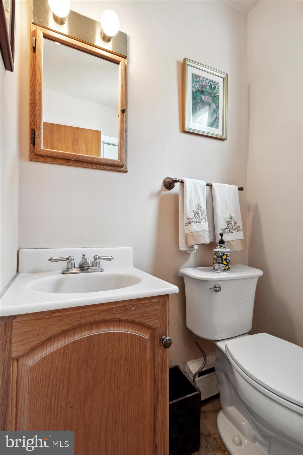 1457 Holcomb Road Huntingdon Valley, PA 19006 - Photo 12 of 47 1st Floor powder Room