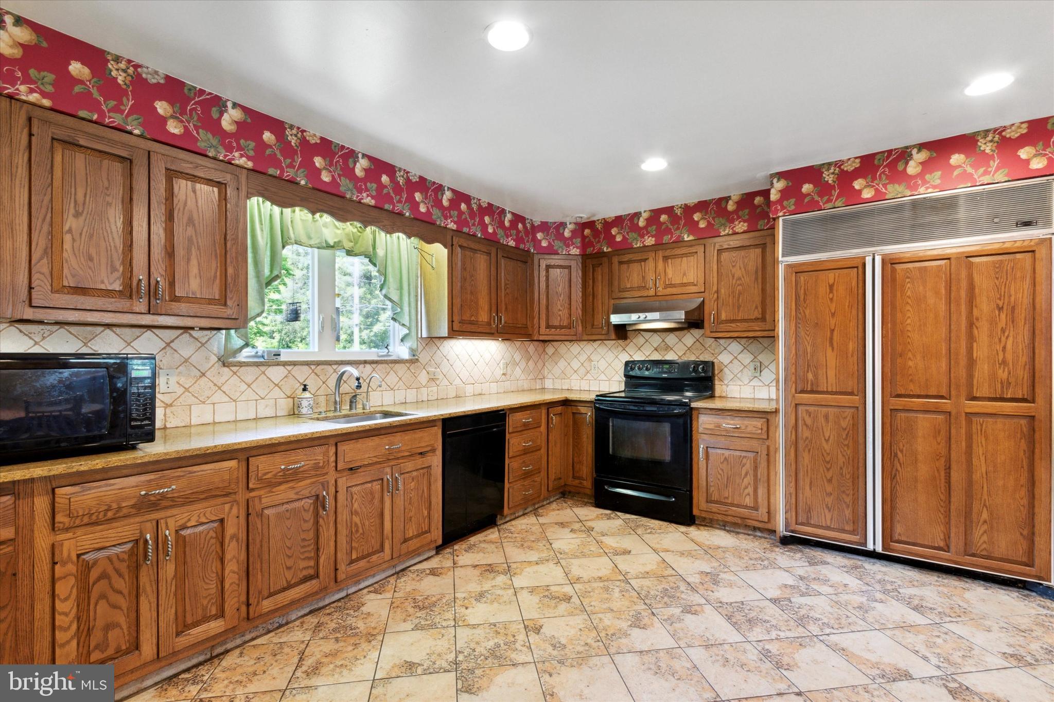 1457 Holcomb Road Huntingdon Valley, PA 19006 - Photo 37 of 47 Kitchen