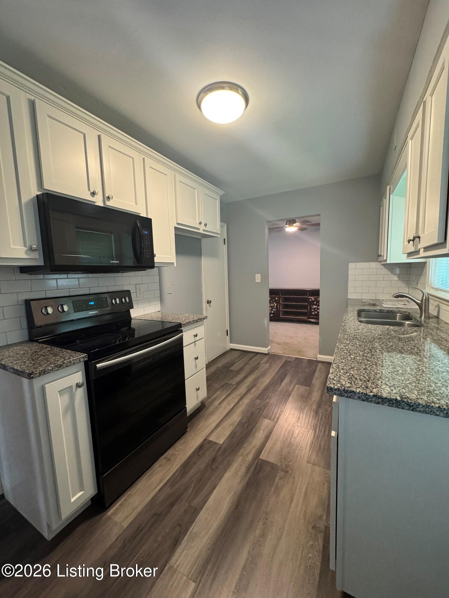 9910 Stonestreet Road Louisville, KY 40272 - Photo 6 of 17 image001