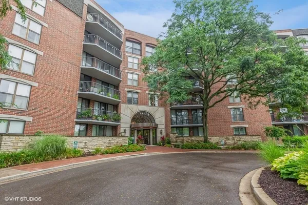 $415,000 | 511 Aurora Avenue, Unit 510, Naperville, IL 60540
