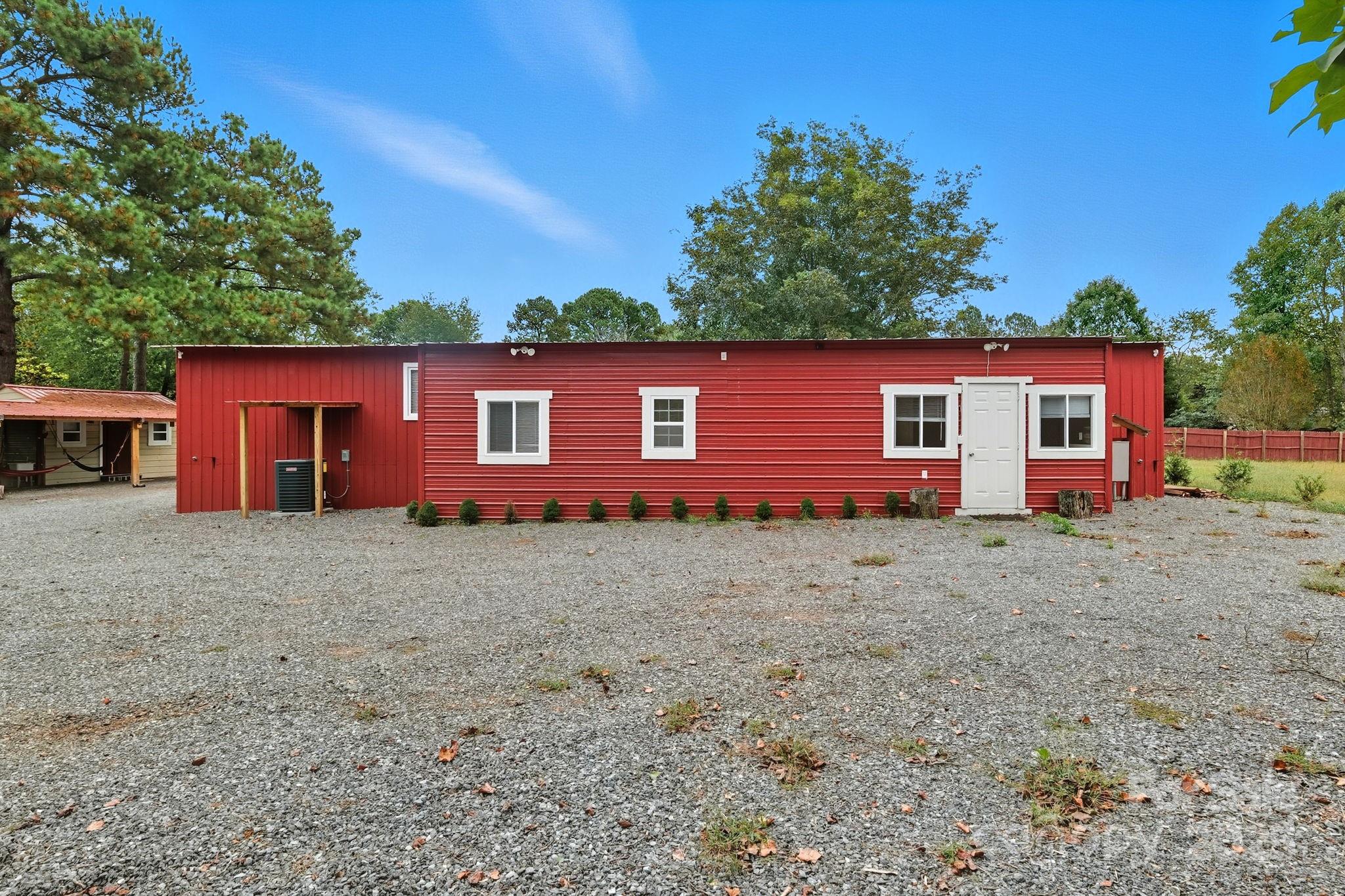 1019 Perla Road York, SC 29745 - Photo 4 of 31