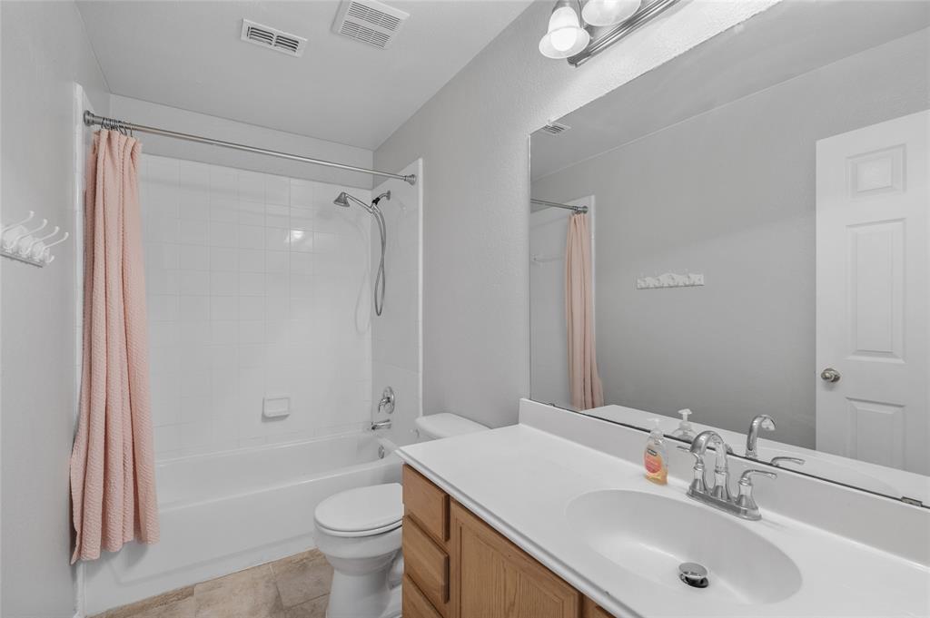 1514 Hanover Lane Van Alstyne, TX 75495 - Photo 33 of 39 Upstairs full bath