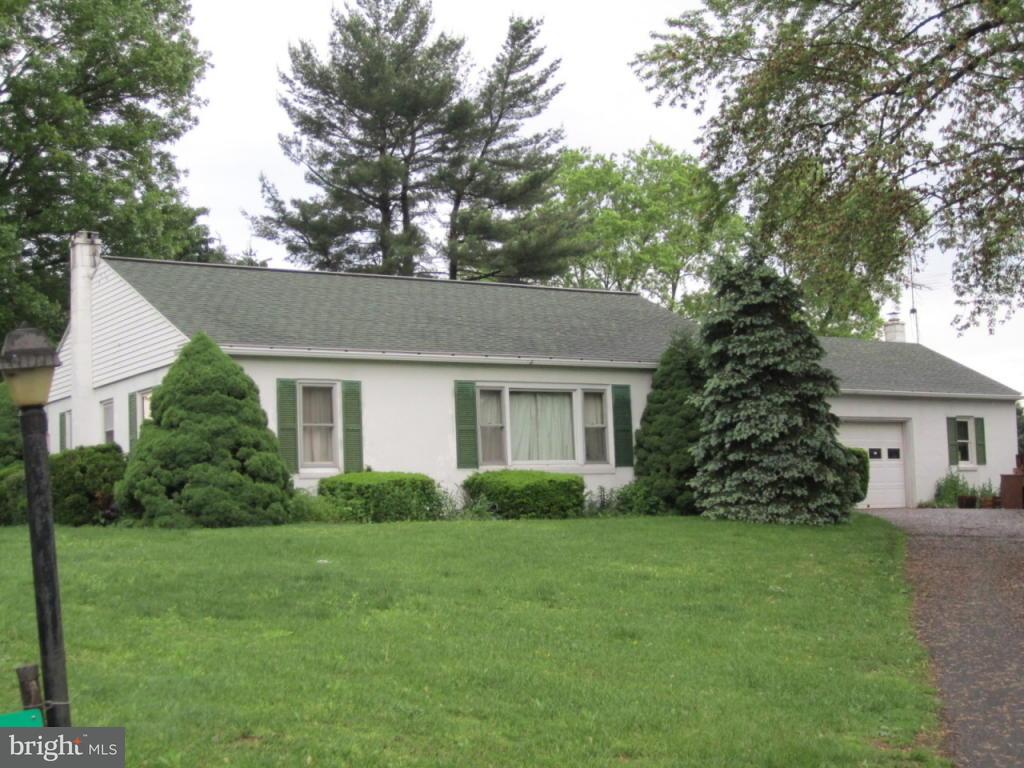 361 West Hernley Road Manheim, PA 17545 - Photo 2 of 10