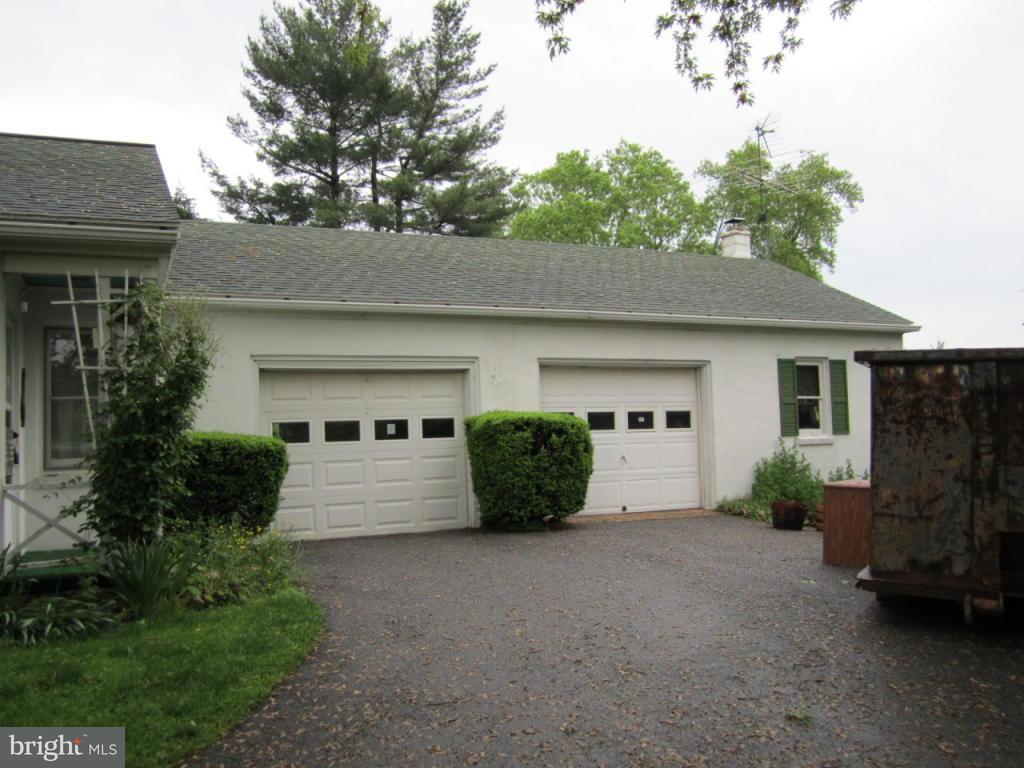 361 West Hernley Road Manheim, PA 17545 - Photo 5 of 10