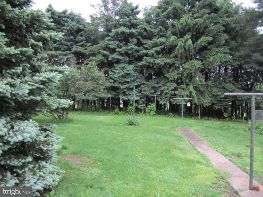 361 West Hernley Road Manheim, PA 17545 - Photo 7 of 10