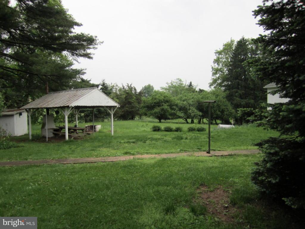 361 West Hernley Road Manheim, PA 17545 - Photo 8 of 10