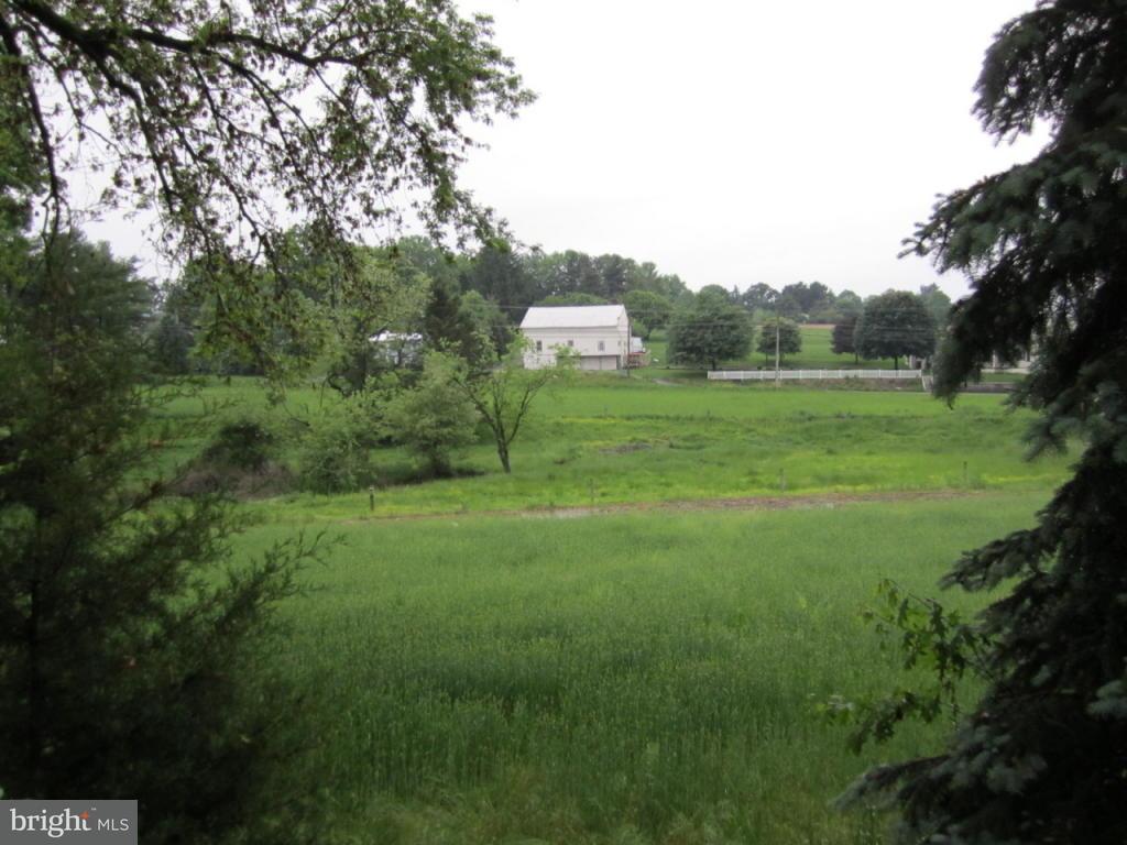 361 West Hernley Road Manheim, PA 17545 - Photo 9 of 10