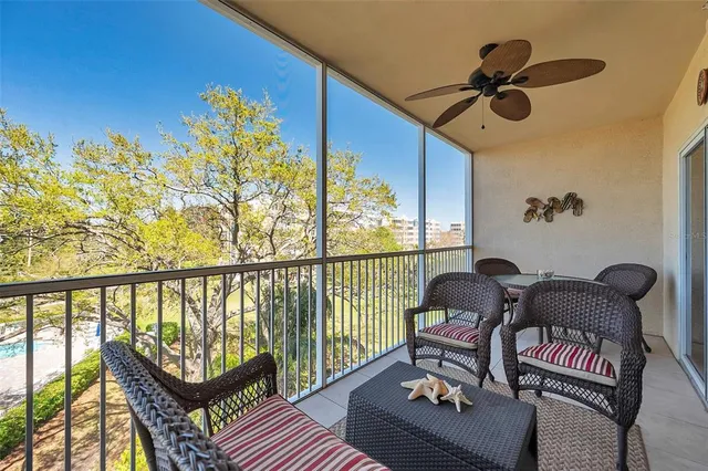 $374,990 | 960 Starkey Road, Unit 5303, Largo, FL 33771