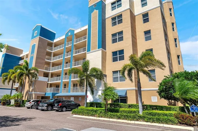 $374,990 | 960 Starkey Road, Unit 5303, Largo, FL 33771
