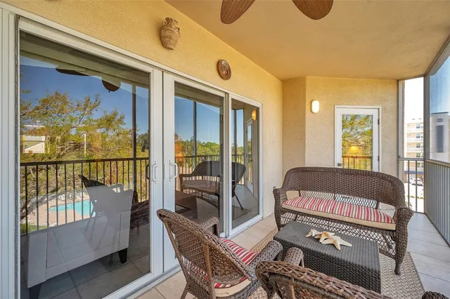 $374,990 | 960 Starkey Road, Unit 5303, Largo, FL 33771