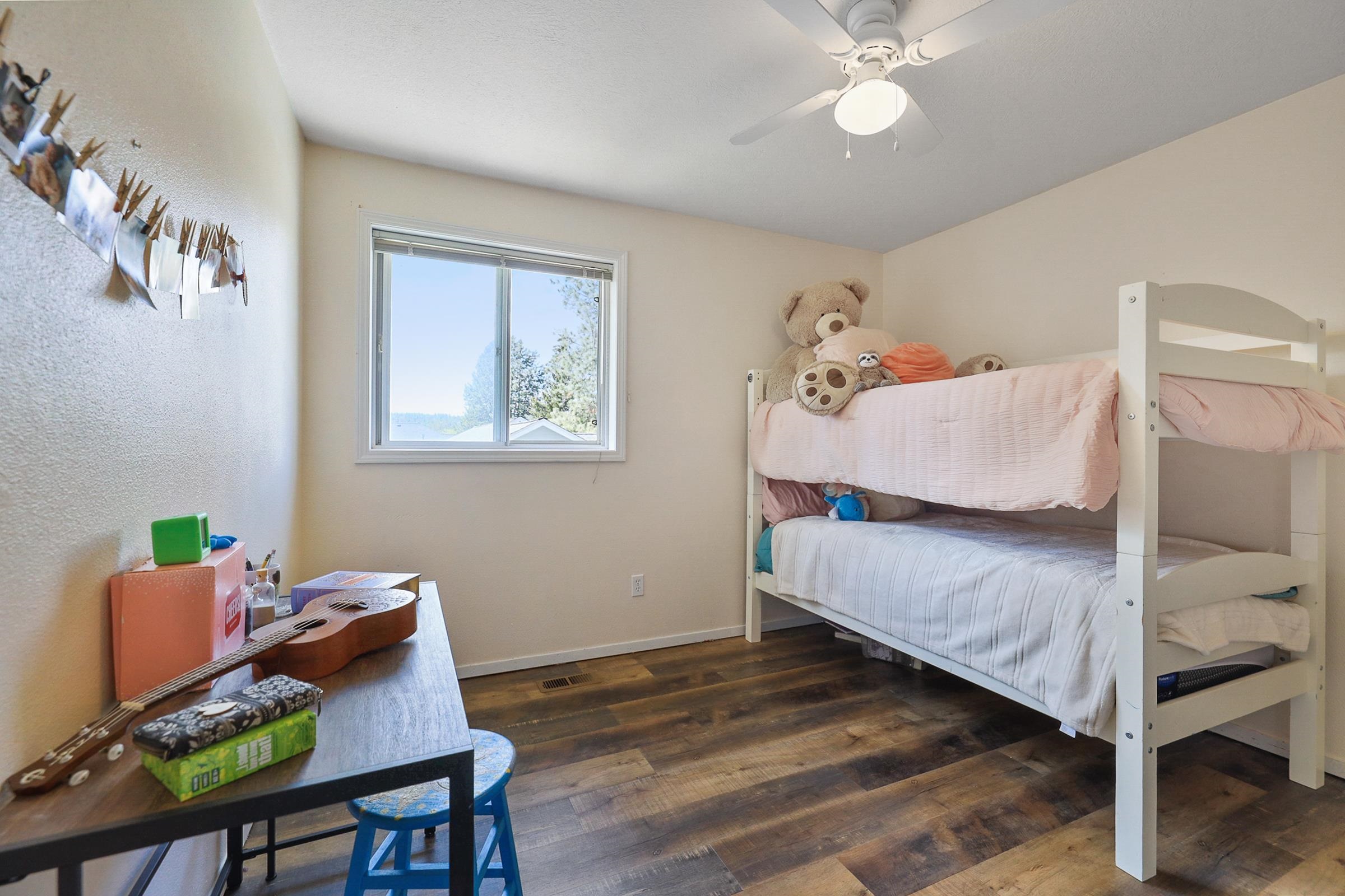 524 East Midway Road Colbert, WA 99005 - Photo 11 of 24