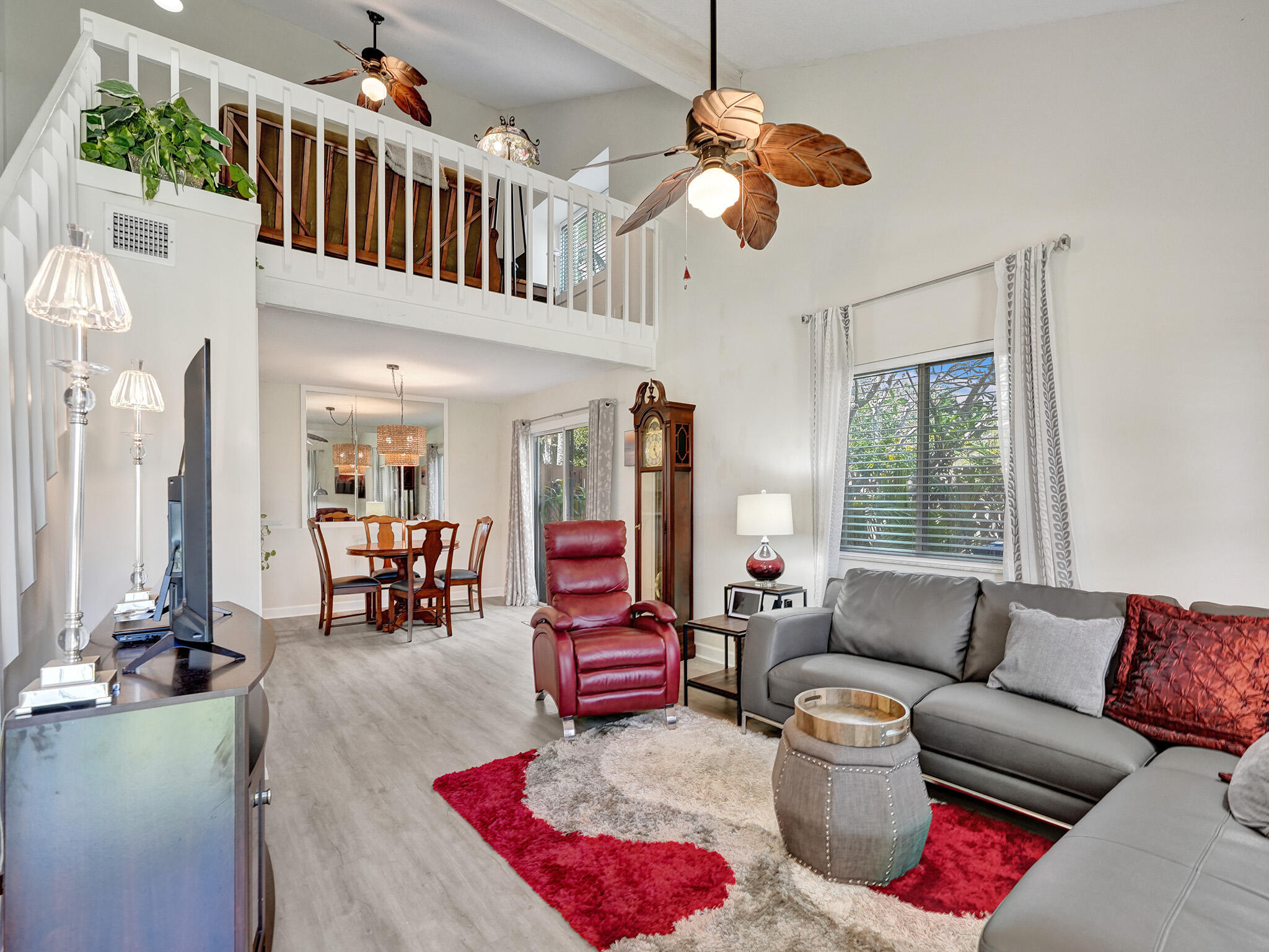 313 Maplecrest Circle Jupiter, FL 33458 - Photo 5 of 30 Living Space