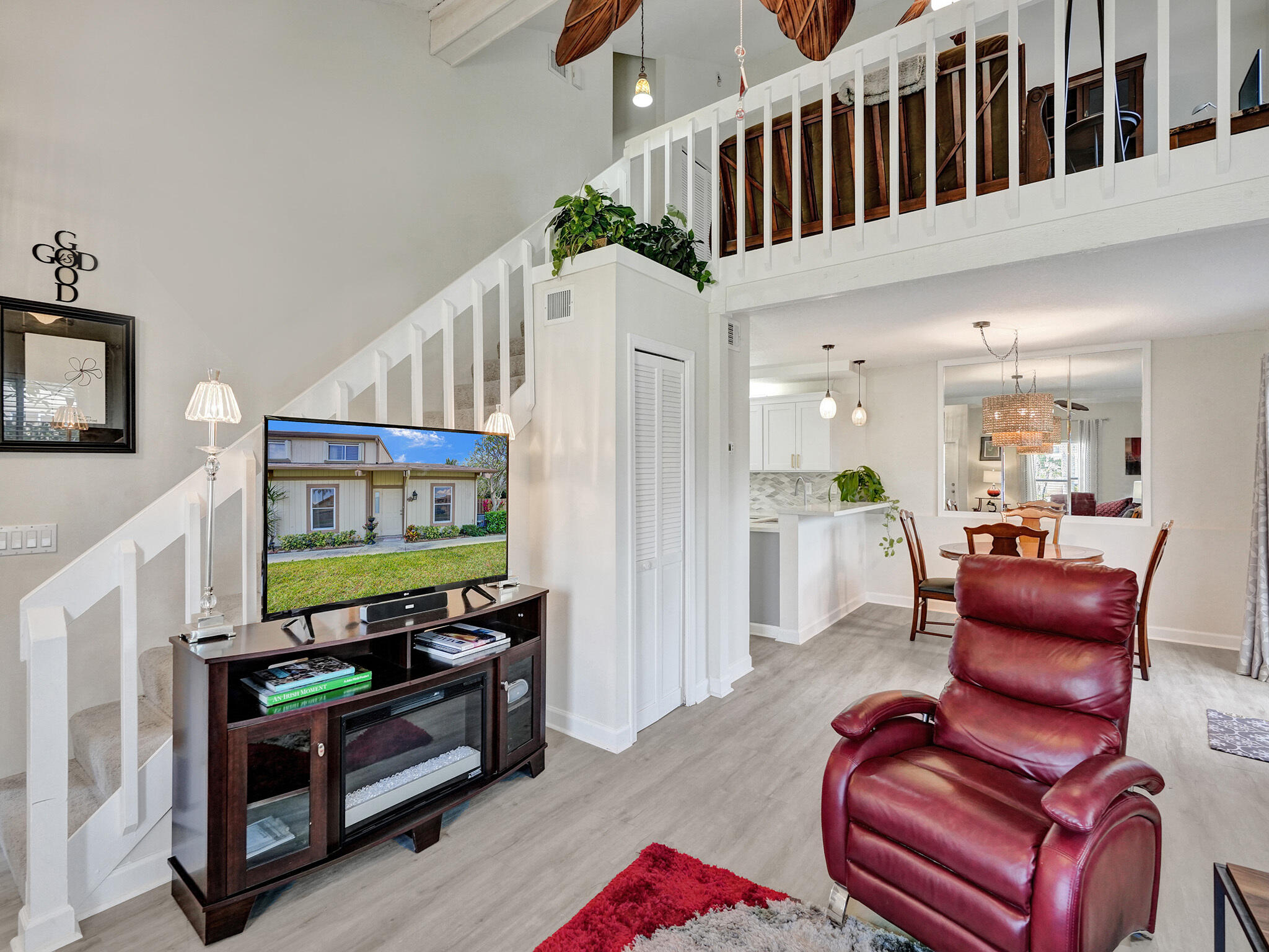 313 Maplecrest Circle Jupiter, FL 33458 - Photo 6 of 30 Great Room