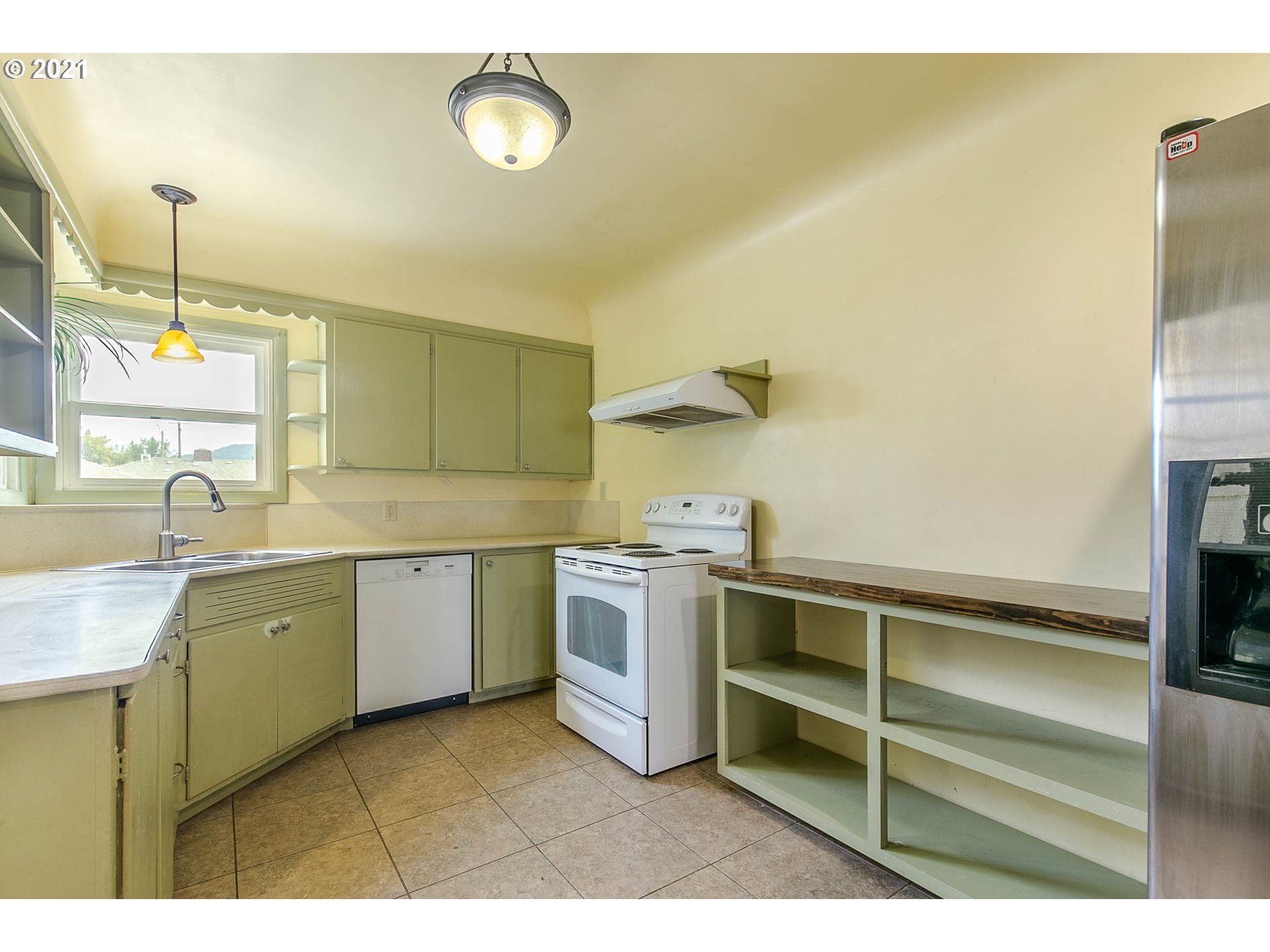 1390 M Street Springfield, OR 97477 - Photo 11 of 32