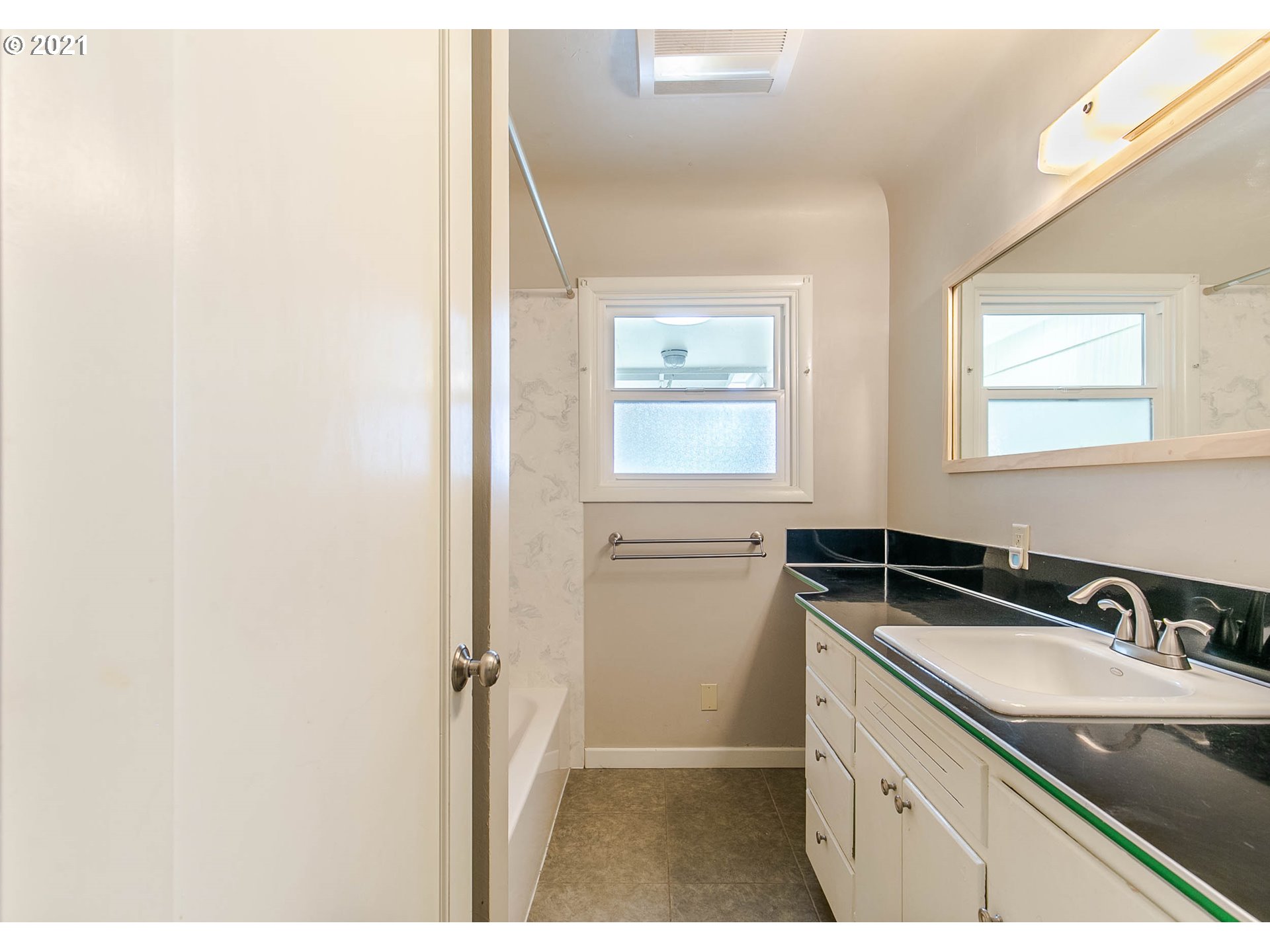 1390 M Street Springfield, OR 97477 - Photo 15 of 32