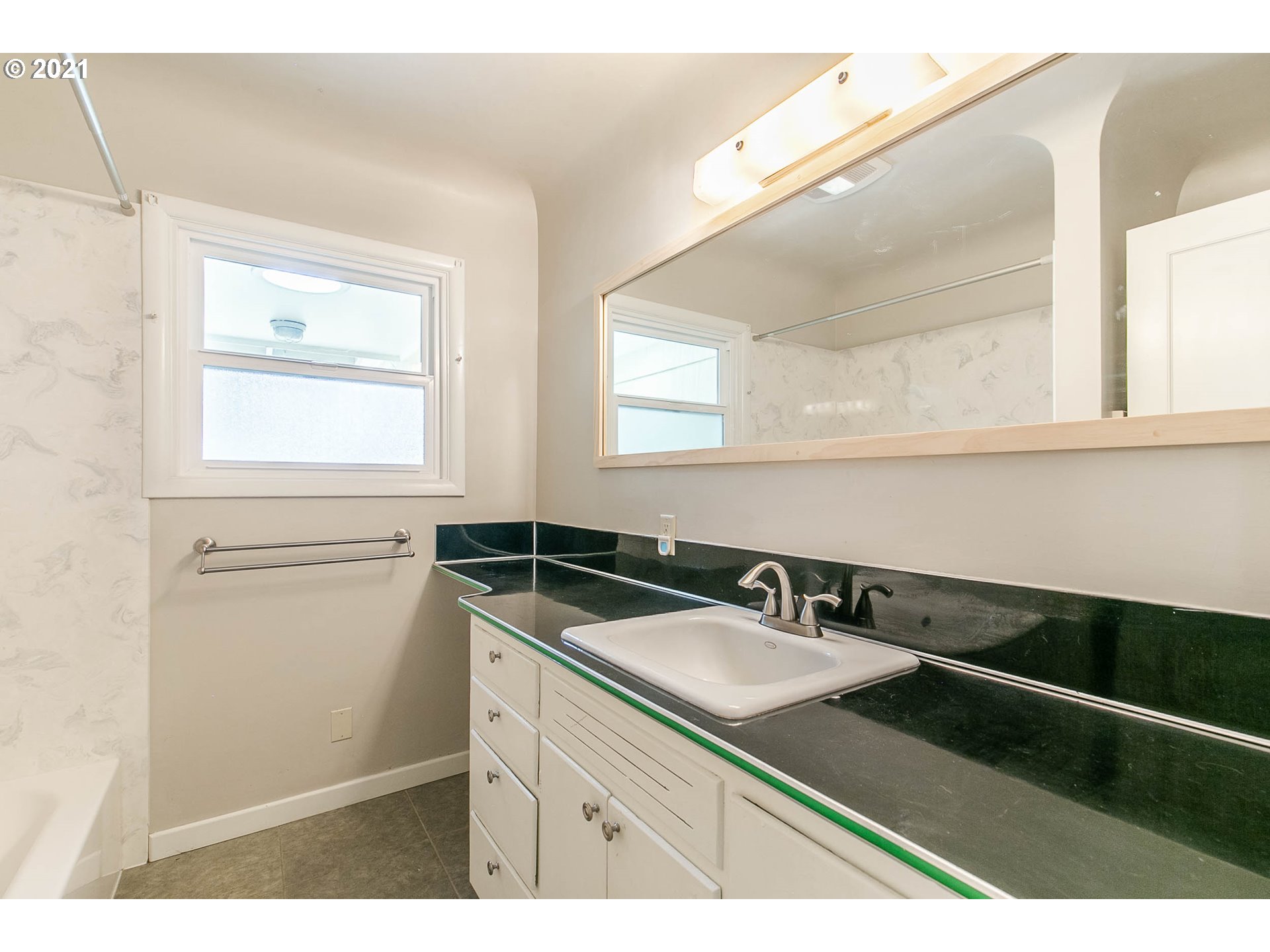 1390 M Street Springfield, OR 97477 - Photo 16 of 32