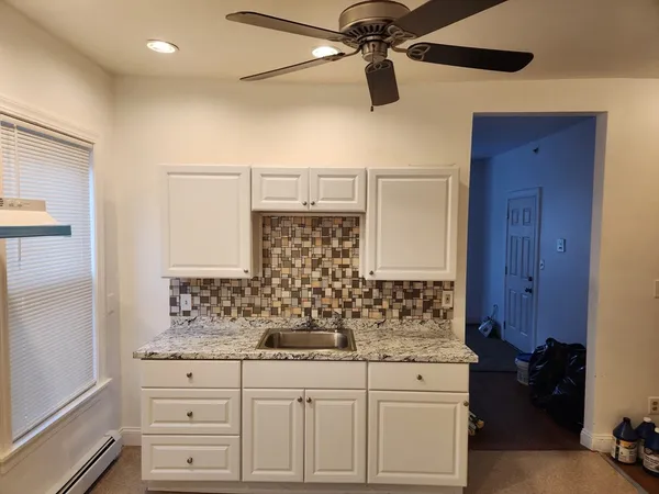 $3,000 | 107 Hollingsworth Street, Unit 1, Lynn, MA 01902