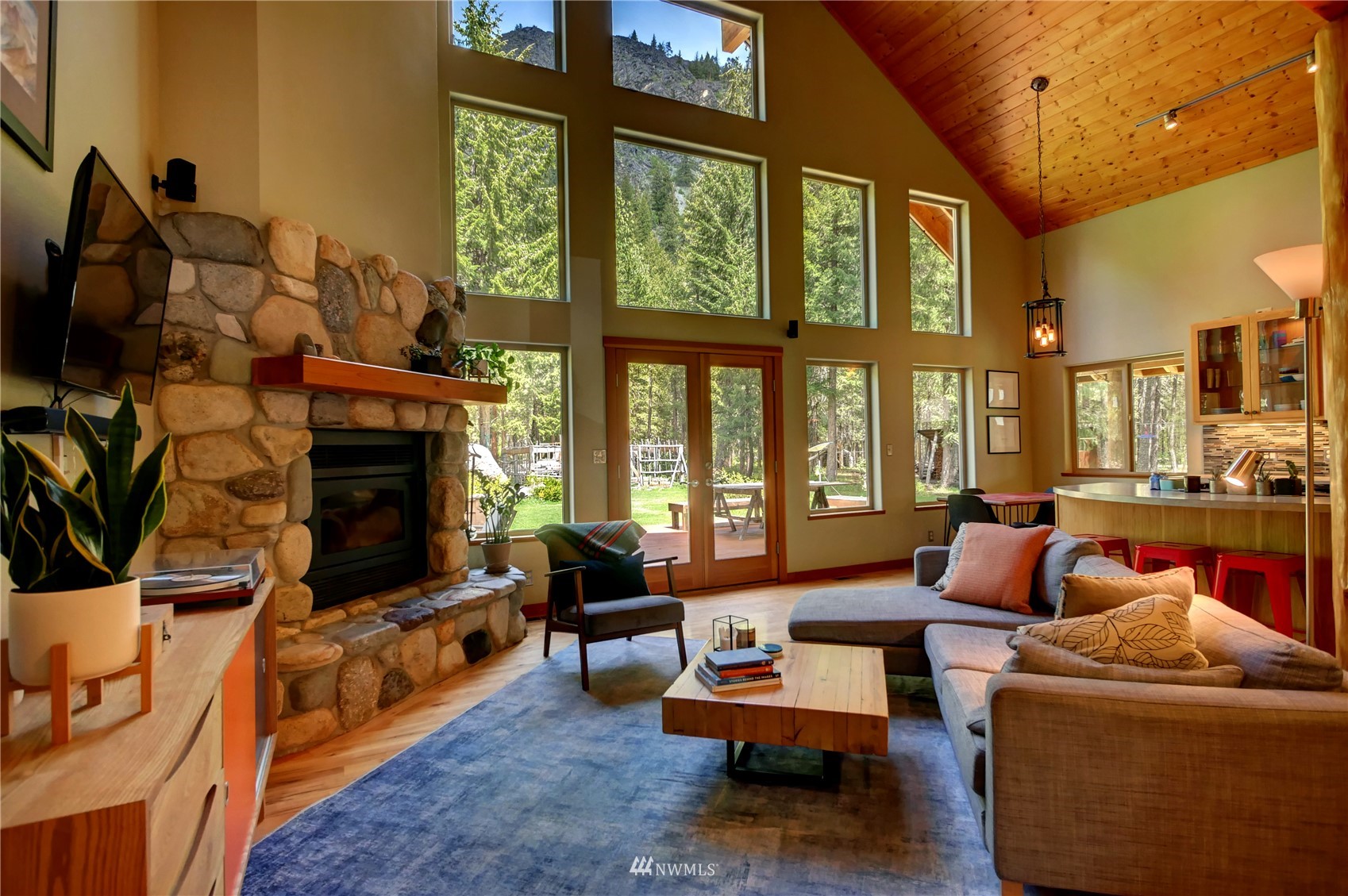 240 Lost River Road Mazama, WA 98833 - Photo 5 of 39 Gallery Image 5
