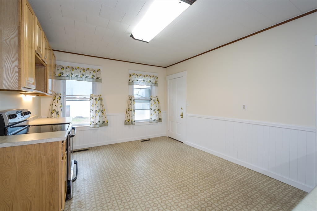 10 Spruce Street Clinton, MA 01510 - Photo 14 of 34 Gallery Image 14