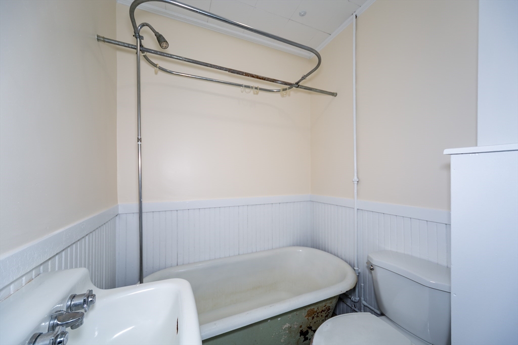 10 Spruce Street Clinton, MA 01510 - Photo 23 of 34 Gallery Image 23