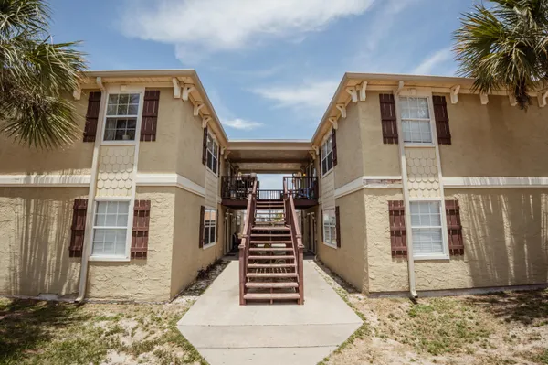 $1,000 | 719 South Berthe Avenue, Unit 4, Panama City, FL 32404