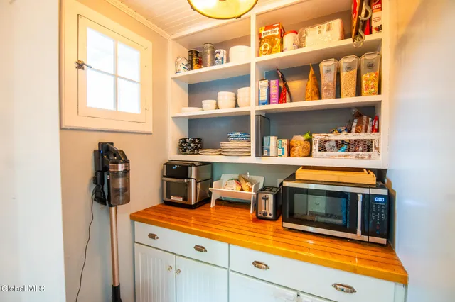 $400,000 | 271 Highway 22A, Middle Granville, NY 12849