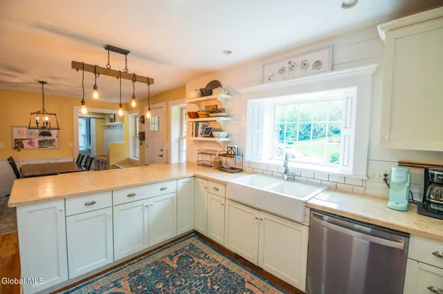 $400,000 | 271 Highway 22A, Middle Granville, NY 12849