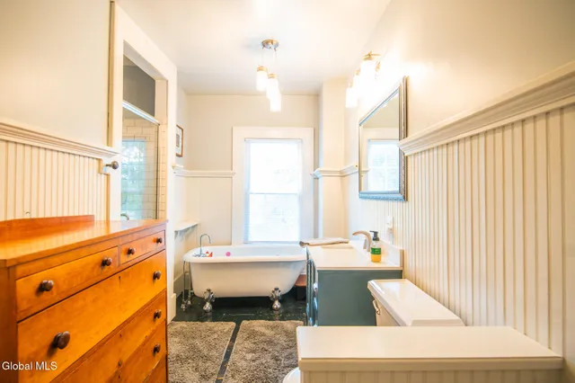 $400,000 | 271 Highway 22A, Middle Granville, NY 12849