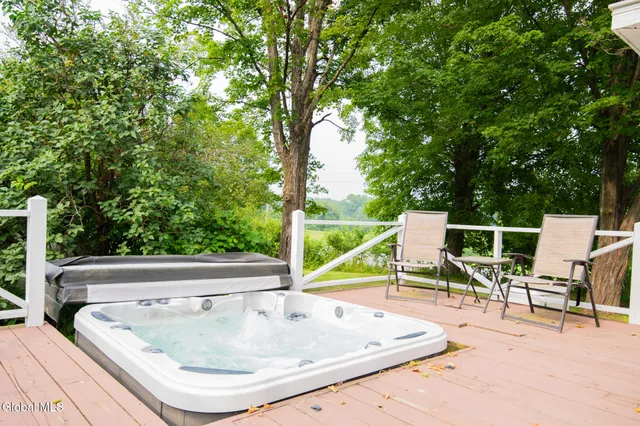 $400,000 | 271 Highway 22A, Middle Granville, NY 12849