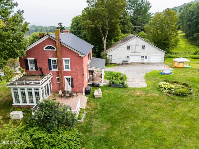 $400,000 | 271 Highway 22A, Middle Granville, NY 12849