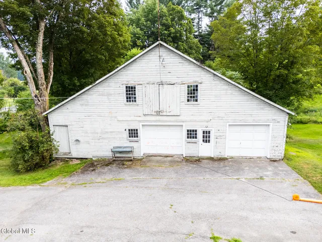 $400,000 | 271 Highway 22A, Middle Granville, NY 12849