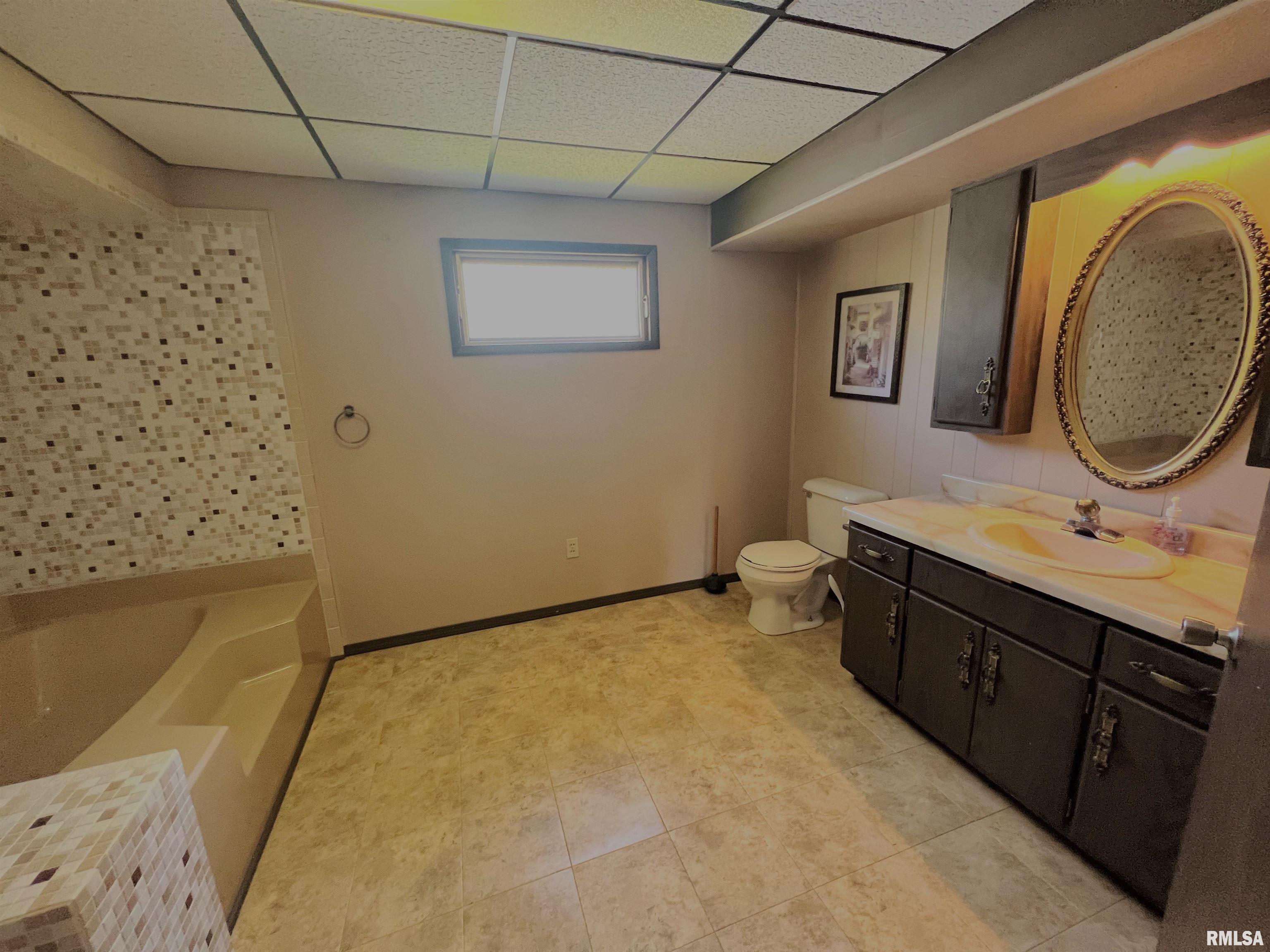 130 Baggott Street Zeigler, IL 62999 - Photo 5 of 10 Gallery Image 5