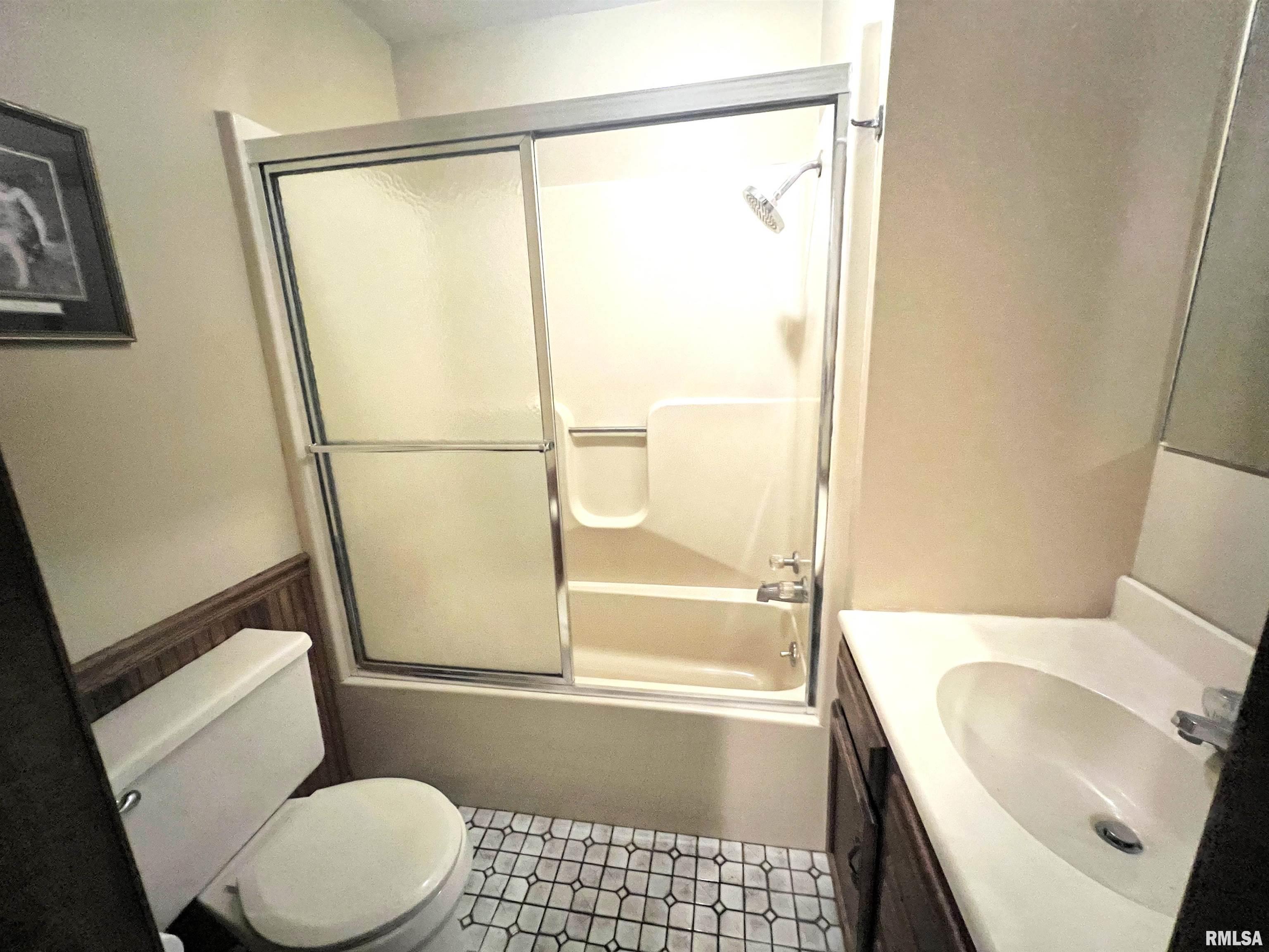 130 Baggott Street Zeigler, IL 62999 - Photo 8 of 10 Gallery Image 8